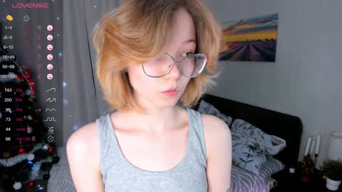 Laura online show from December 25, 11:22 am