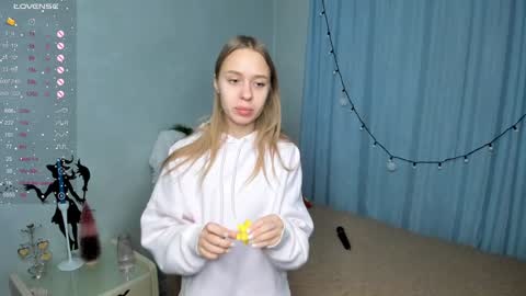 Laura online show from December 26, 1:18 am