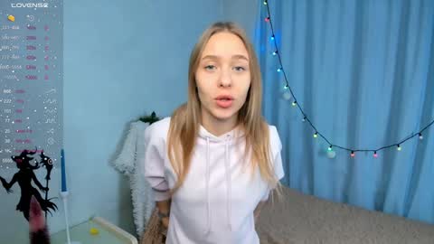 Laura online show from December 29, 1:24 am