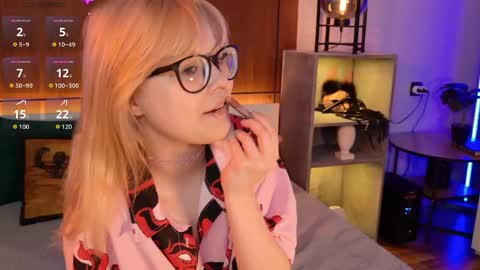 moliqin online show from May 8, 7:44 am