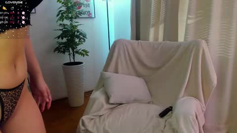 molly_anderson_ online show from September 26, 8:34 am