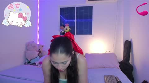 Snapshot of molly_g18 chatting on January 29, 4:15 am MARIANA online show from January 29, 4:15 am
