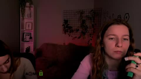 molly_lesser online show from December 22, 12:41 pm