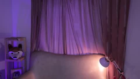   MOLLY   online show from November 6, 2:45 pm