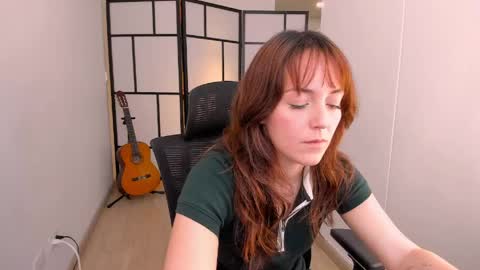   MOLLY   online show from May 6, 5:28 pm