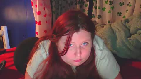 molly_moons online show from May 4, 12:47 am