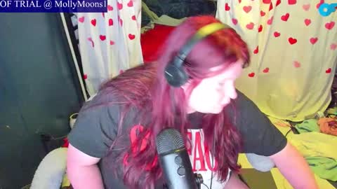 molly_moons online show from May 19, 4:08 am
