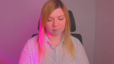 Molly online show from February 3, 12:14 pm