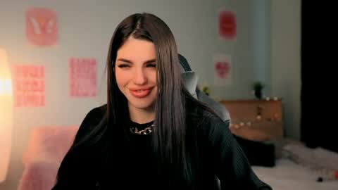 Molly online show from April 10, 6:30 am