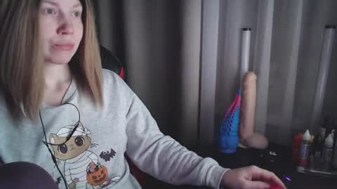 I have new photos come and see with love Molly online show from February 20, 11:43 pm