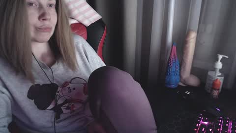 I have new photos come and see with love Molly online show from February 3, 8:13 pm
