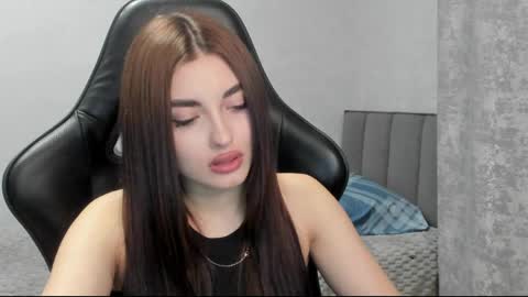 Molly online show from March 30, 11:37 pm