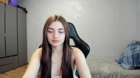 Molly online show from April 5, 5:39 am