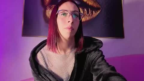 Molly Evanss online show from November 1, 5:06 pm