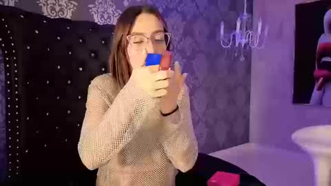 Molly Evanss online show from September 15, 1:52 pm