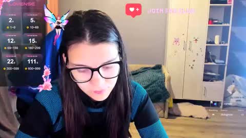  KIRA  online show from October 22, 1:10 am