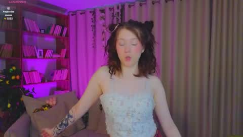 Molly online show from April 4, 10:14 am