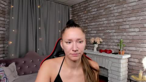 hi im Molly heregreat boobs big heart  warm pussy  online show from April 9, 1:30 am