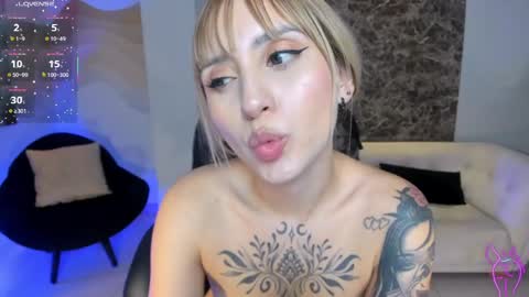 Molly Sunders online show from May 20, 8:17 pm