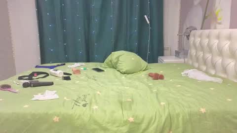 MommmY  online show from January 8, 10:14 pm