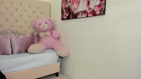 Momo  online show from January 11, 1:16 pm