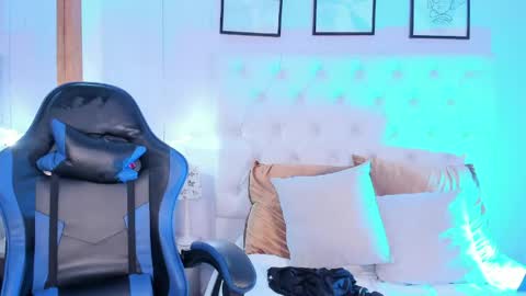 Momo  online show from May 25, 5:17 am