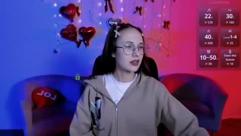 Mona  online show from May 27, 7:11 pm