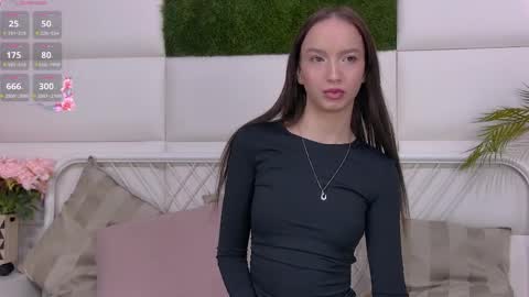 MonaHicks online show from March 27, 6:52 pm