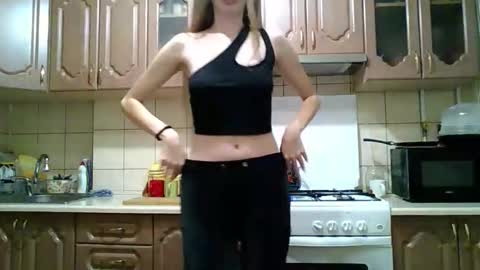 Monica online show from October 26, 9:32 pm