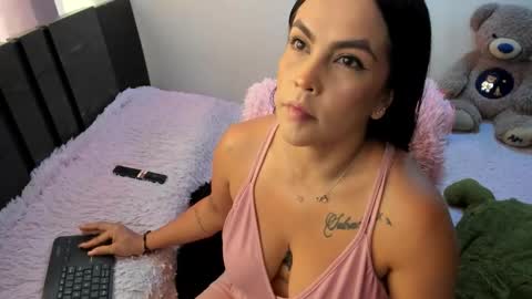 Monica online show from May 11, 3:18 pm