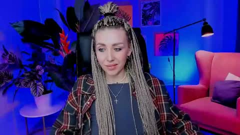monicariley online show from May 4, 9:13 am