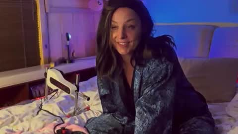 Monroe online show from March 22, 9:04 am