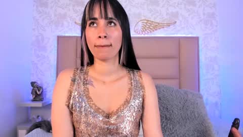 Snapshot of monserrat_towers chatting on January 21, 1:00 pm Adriana online show from January 21, 1:00 pm