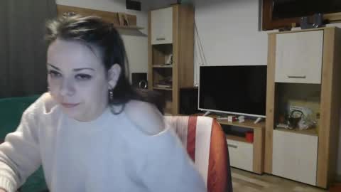 Monse online show from February 11, 6:01 pm