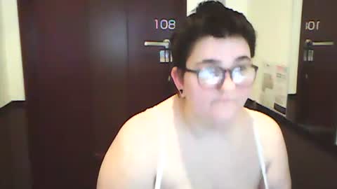 Moo Jay online show from December 10, 7:37 am