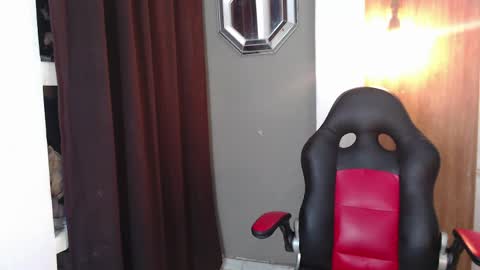 moon_and_fire_ online show from May 13, 6:41 am