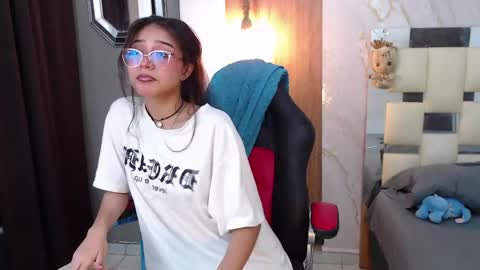 moon_and_fire_ online show from May 10, 5:31 am