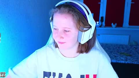 Lola online show from October 29, 4:42 pm