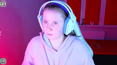 Lola online show from November 30, 5:06 pm