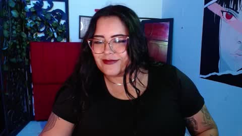 moon_sunflowers online show from November 17, 11:27 pm