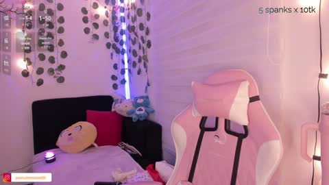moonliight__ online show from January 2, 11:38 pm