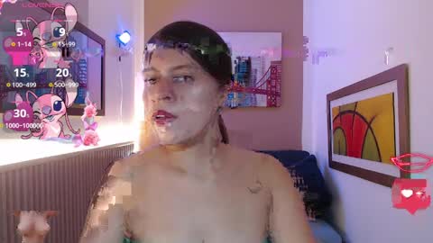 moonna_linnda online show from April 7, 1:57 pm