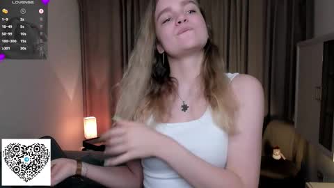 Snapshot of moonperedz chatting on October 8, 8:24 pm Eva online show from October 8, 8:24 pm