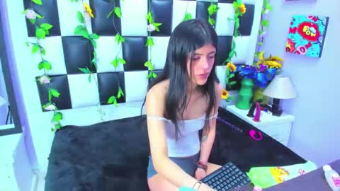 morganasmit_ online show from September 23, 2:37 pm