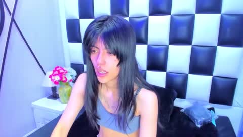 morganasmit_ online show from March 3, 2:23 pm