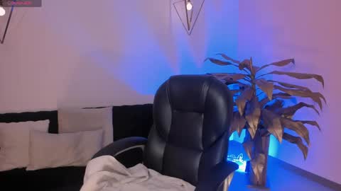 Morgan Hicks online show from May 11, 11:56 am