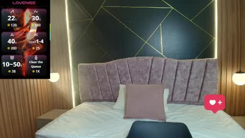 Moriah online show from April 6, 1:12 pm