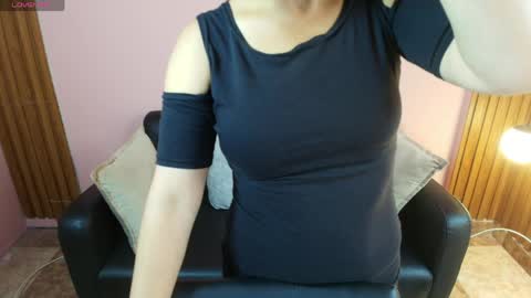 Moriah online show from April 4, 12:59 pm