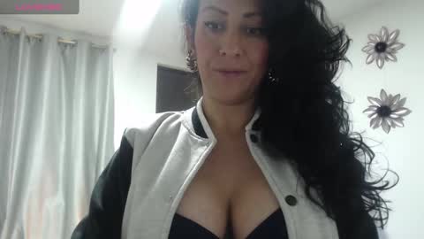Snapshot of mrs_deborah chatting on January 5, 11:59 am mrs_deborah online show from January 5, 11:59 am