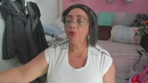mrs_mommy online show from May 16, 5:56 pm